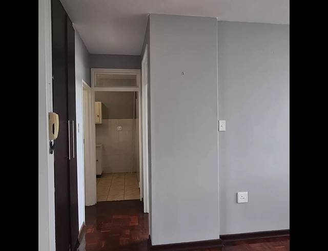 1.5 BEDROOM FLAT TO LET IN GLENWOOD